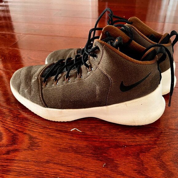 Nike Lightweight Shoes in Green [US9.5] - Picture 1 of 4